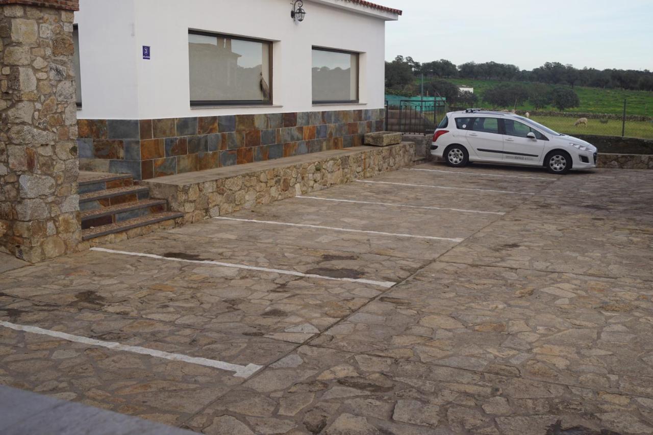 Apartamentos Estrellas De Monfraguee Torrejón el Rubio Exteriér fotografie