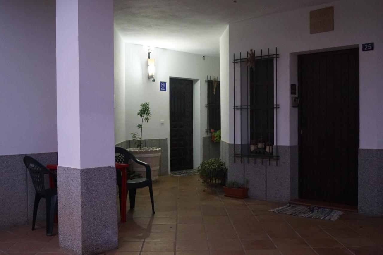 Apartamentos Estrellas De Monfraguee Torrejón el Rubio Exteriér fotografie